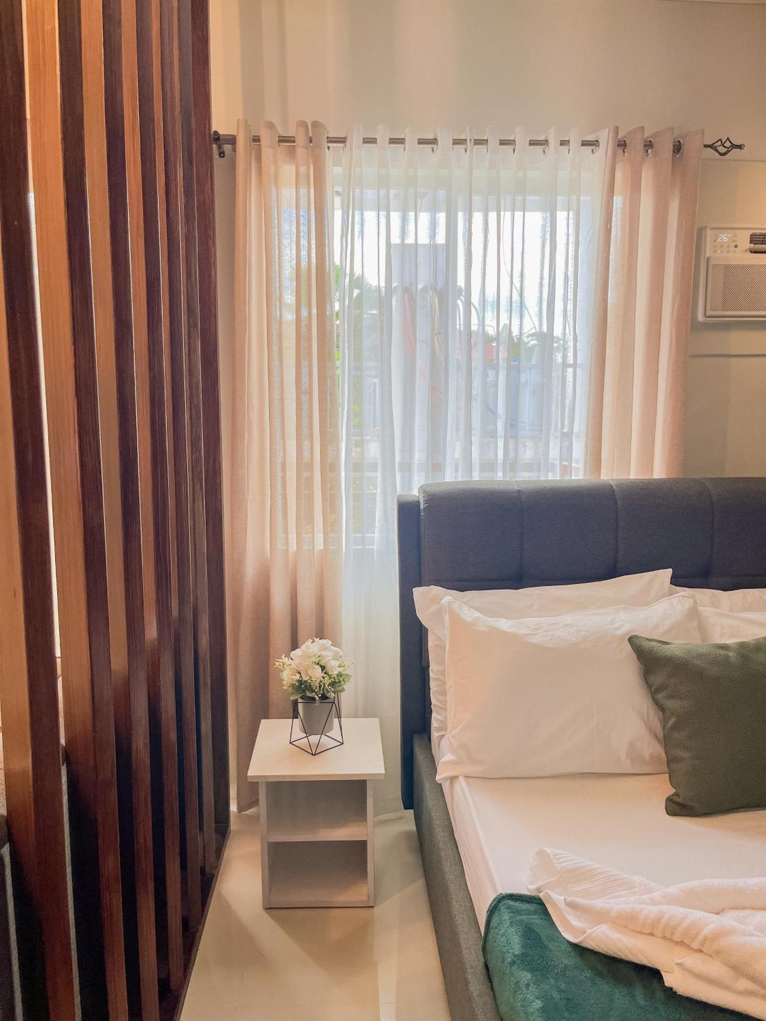 2 Bedroom And Studio Apartments With Private Pool And Gym In Vista Manors Verdant Puerto Princesa Exterior photo