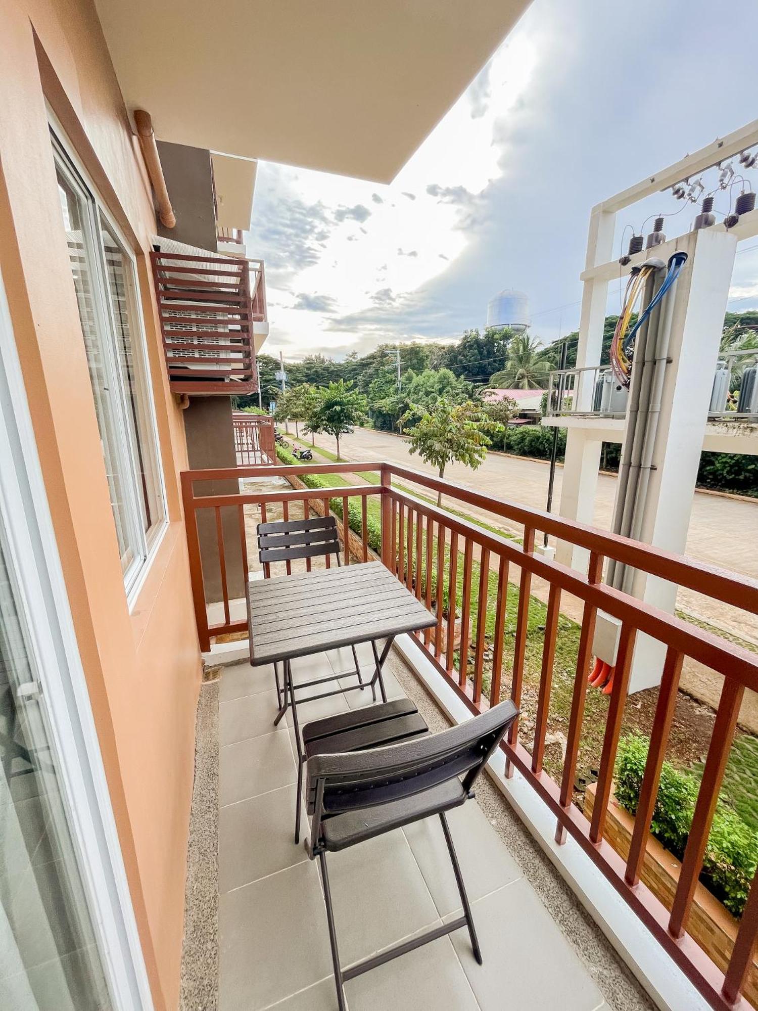 2 Bedroom And Studio Apartments With Private Pool And Gym In Vista Manors Verdant Puerto Princesa Exterior photo
