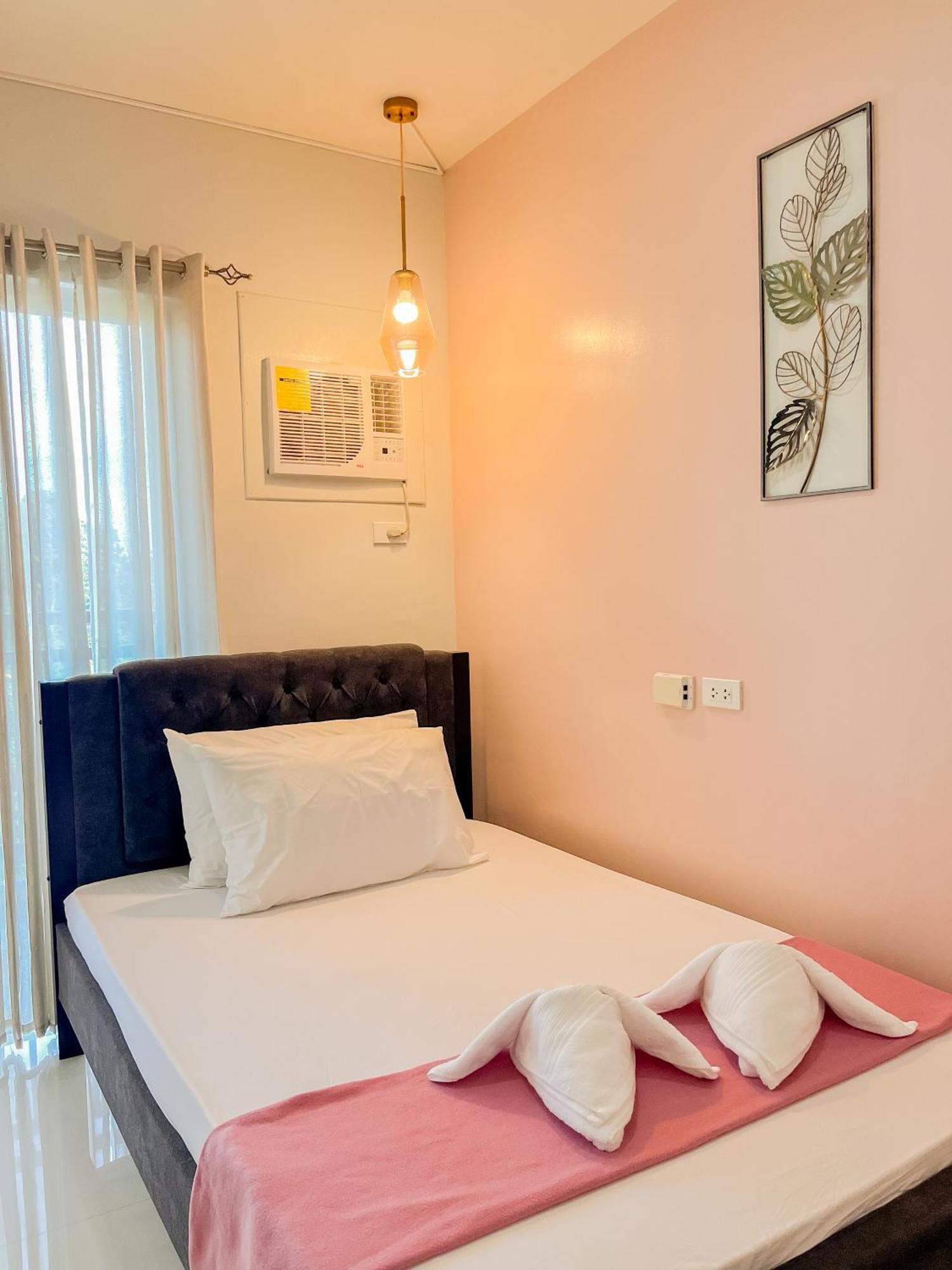 2 Bedroom And Studio Apartments With Private Pool And Gym In Vista Manors Verdant Puerto Princesa Exterior photo