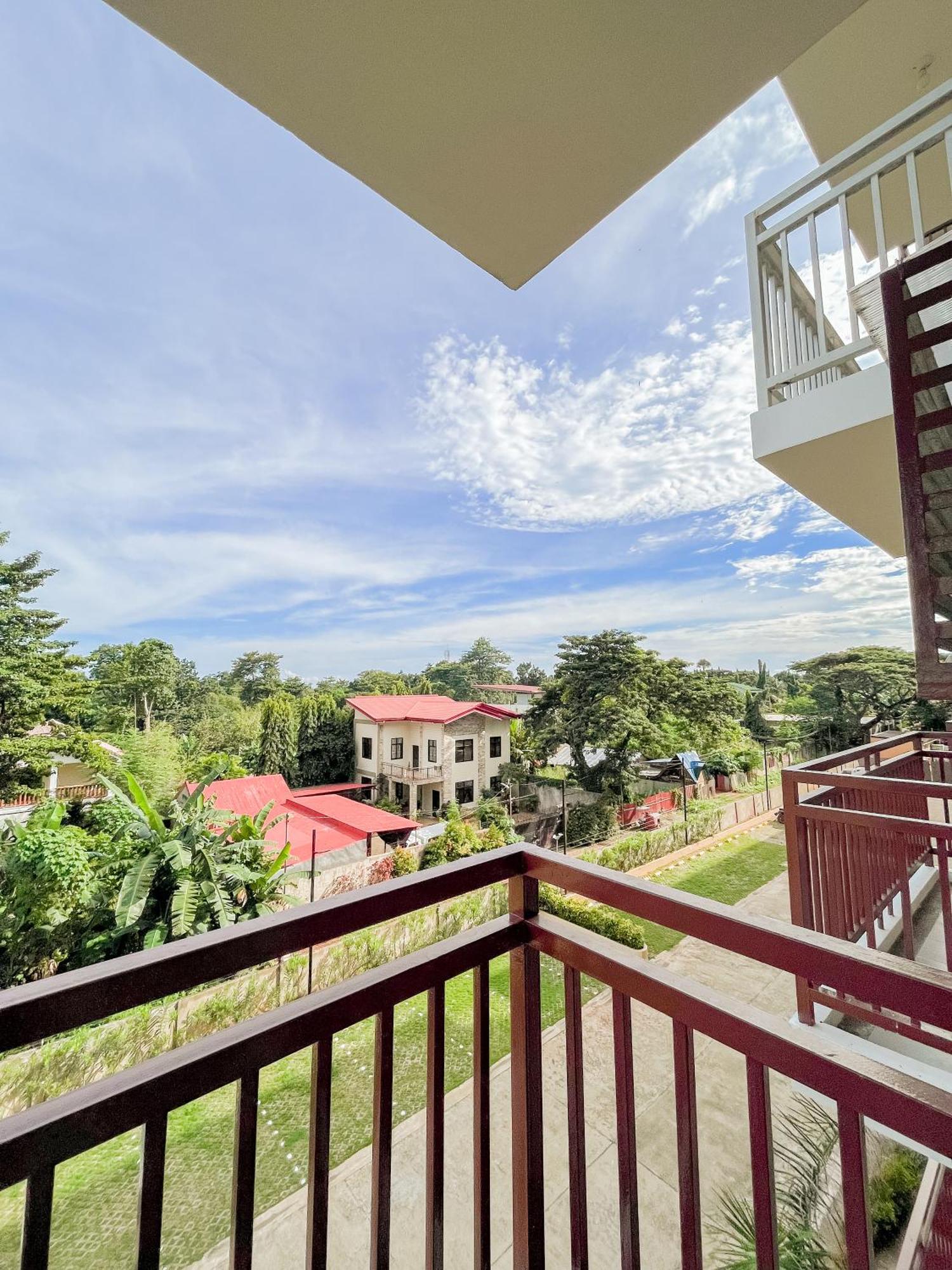 2 Bedroom And Studio Apartments With Private Pool And Gym In Vista Manors Verdant Puerto Princesa Exterior photo