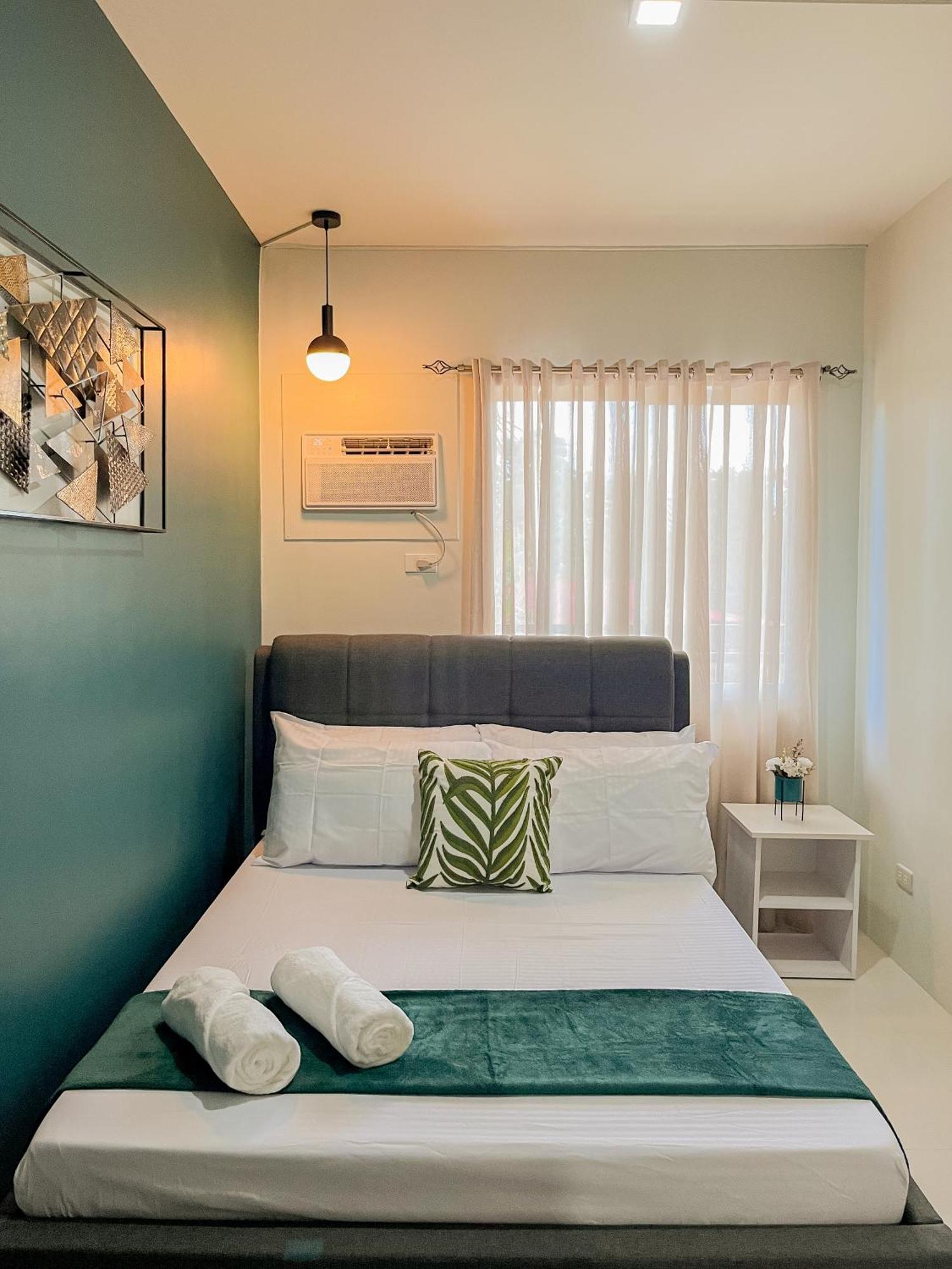 2 Bedroom And Studio Apartments With Private Pool And Gym In Vista Manors Verdant Puerto Princesa Exterior photo