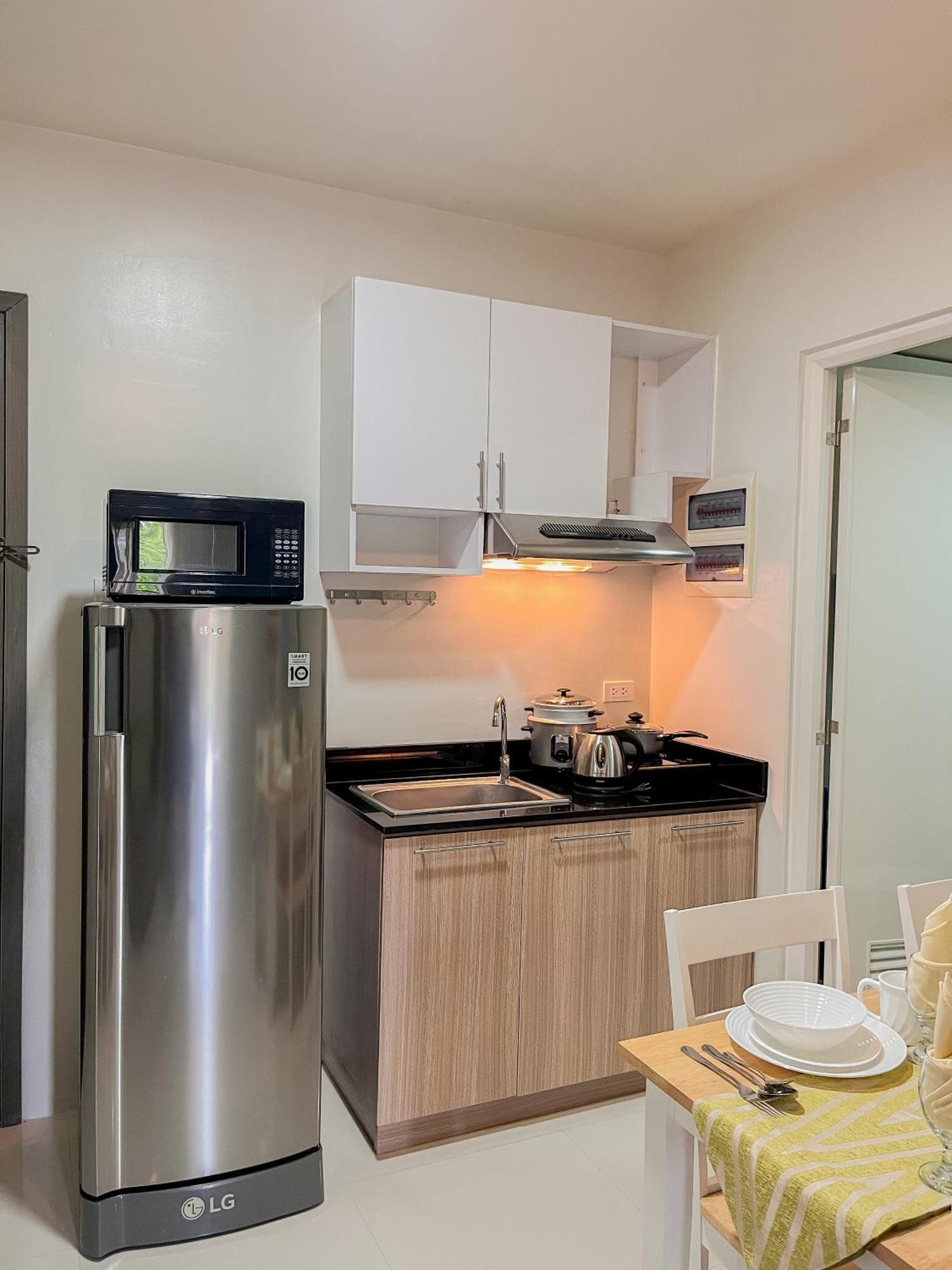 2 Bedroom And Studio Apartments With Private Pool And Gym In Vista Manors Verdant Puerto Princesa Exterior photo
