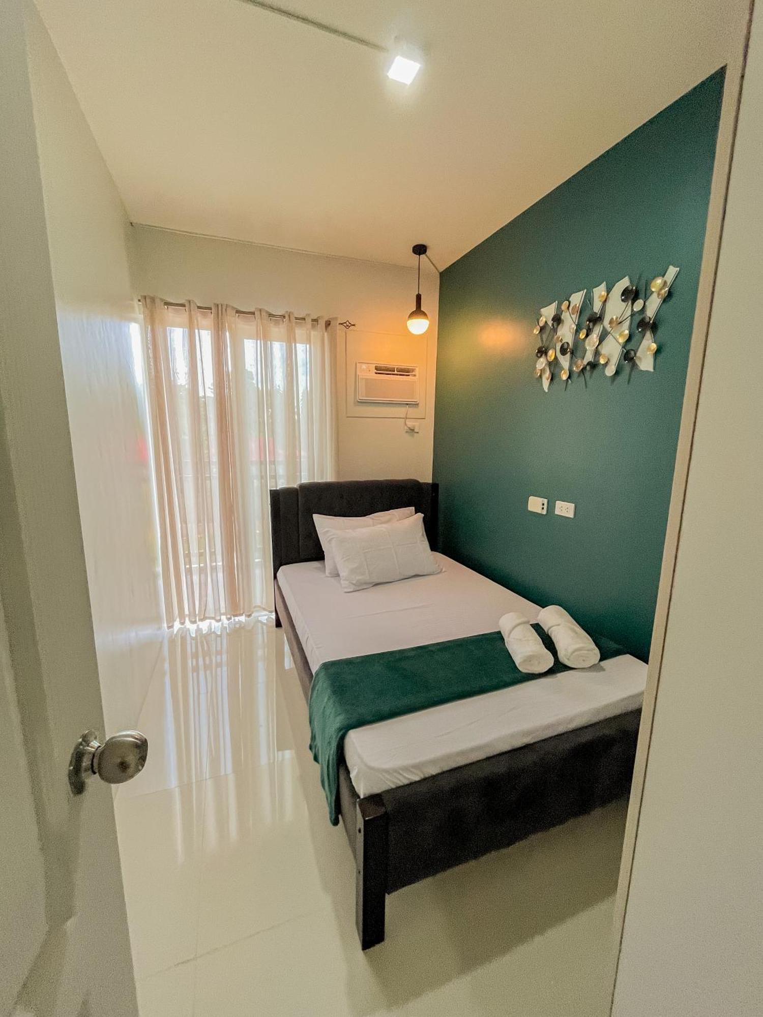 2 Bedroom And Studio Apartments With Private Pool And Gym In Vista Manors Verdant Puerto Princesa Exterior photo