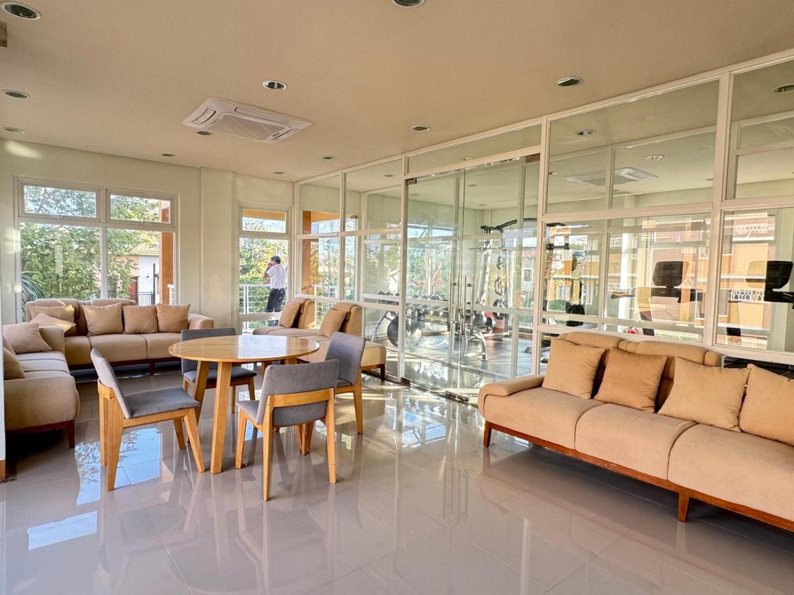 2 Bedroom And Studio Apartments With Private Pool And Gym In Vista Manors Verdant Puerto Princesa Exterior photo